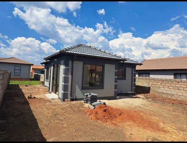 2 BEDROOM HOUSE FOR SALE IN REIGERPARK